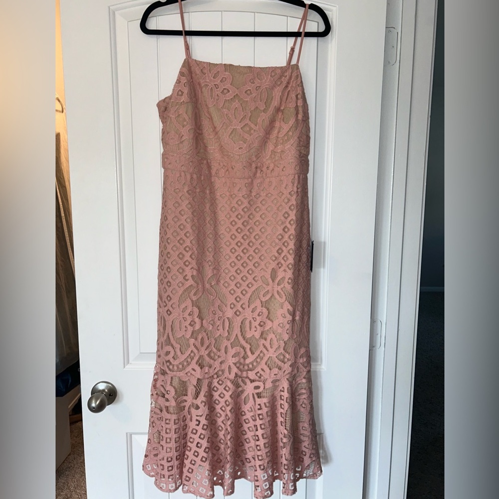 *NWT* Lulus pink dress size L lace . Wedding cocktail dress